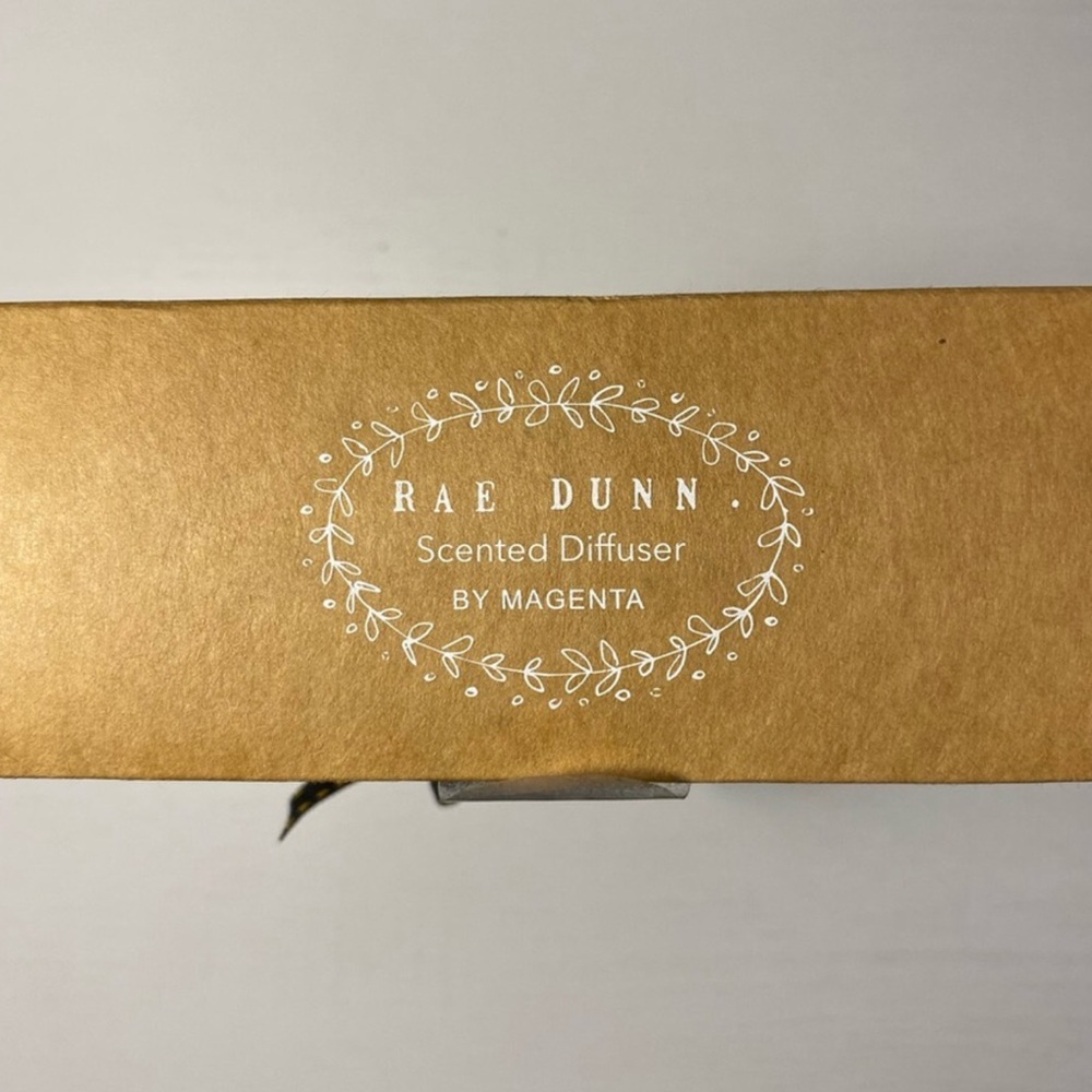 Rae Dunn Scented Reed Diffuser - Picture 4 of 7